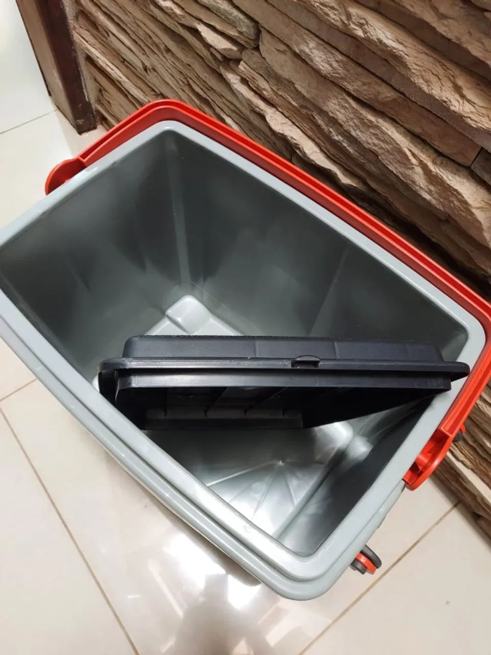 Cooler 34L com rodinhas - Foto 4