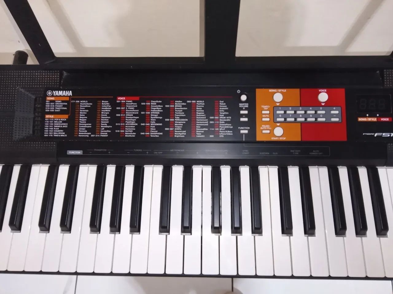 Teclado Yamaha PSR-F51