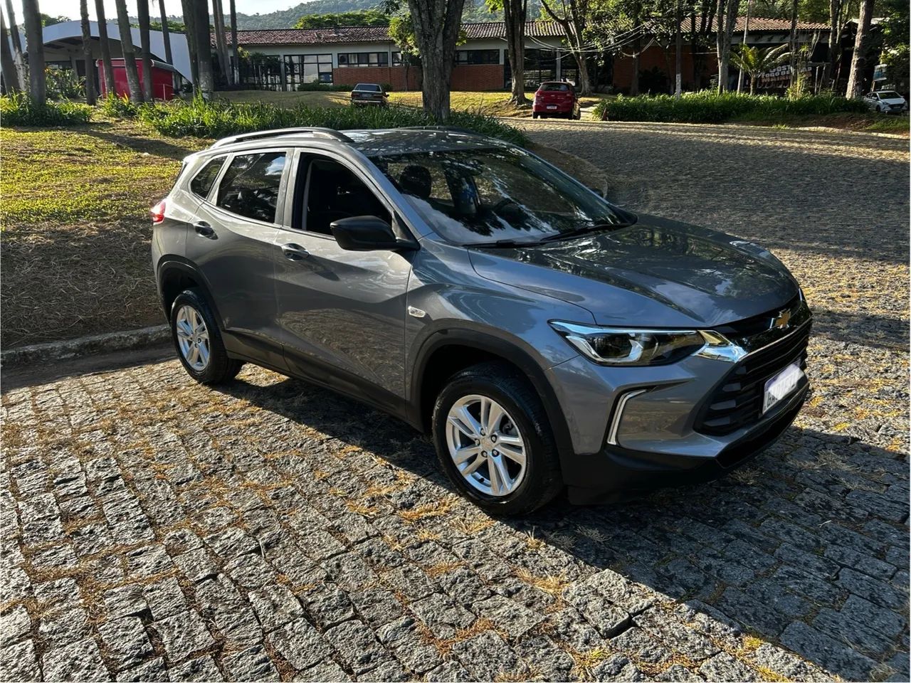 Tracker 21 única dona, baixa km, sem detalhes, maravilhosa! 