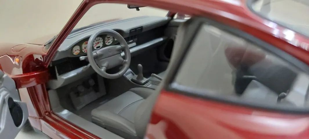 1:18 Porsche 911 Turbo (993) UT Models - Hobbies e coleções
