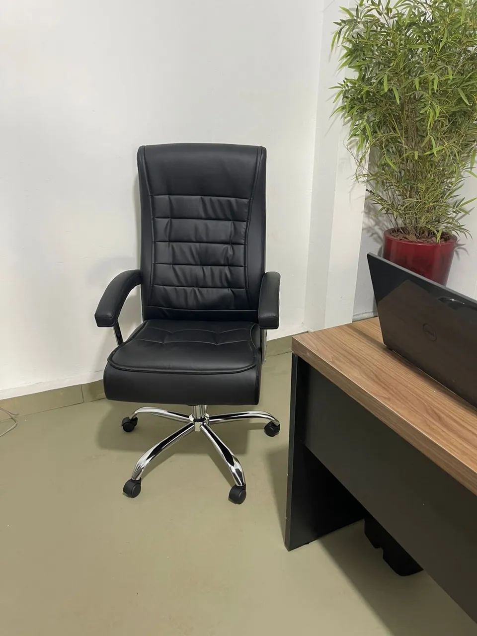 ANTECIPA BLACK - CADEIRA PRESIDENTE LUXO COM MOLAS ENSACADAS - LOJA IKONMIXOFFICE  - Foto 2