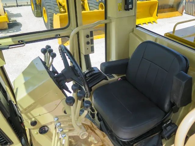 Motoniveladora Caterpillar 120K 2009 11.400h pintura e pneus novos - Foto 6