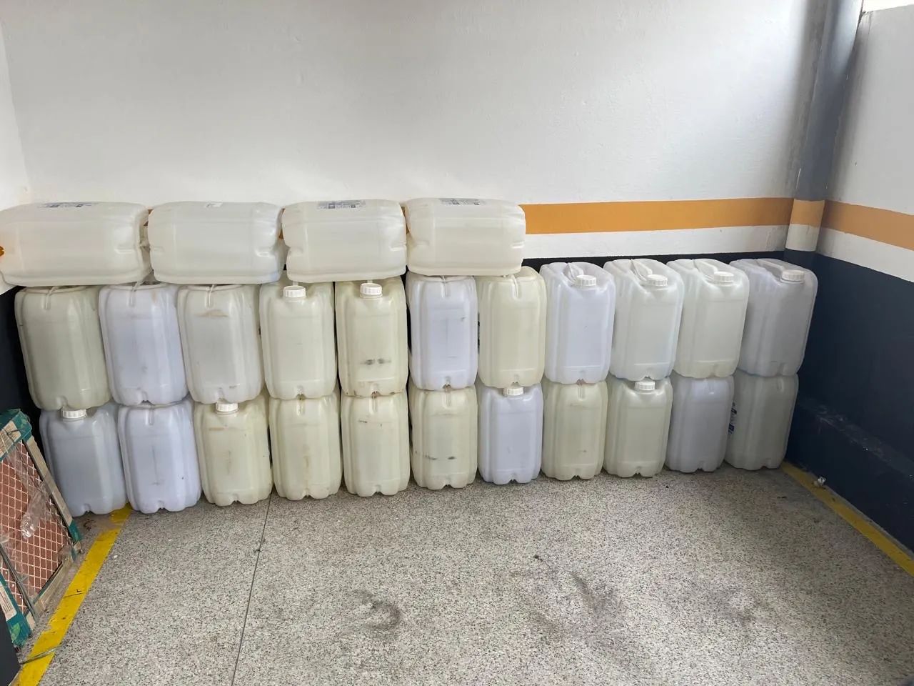 Galões 20 litros - 26 unidades 