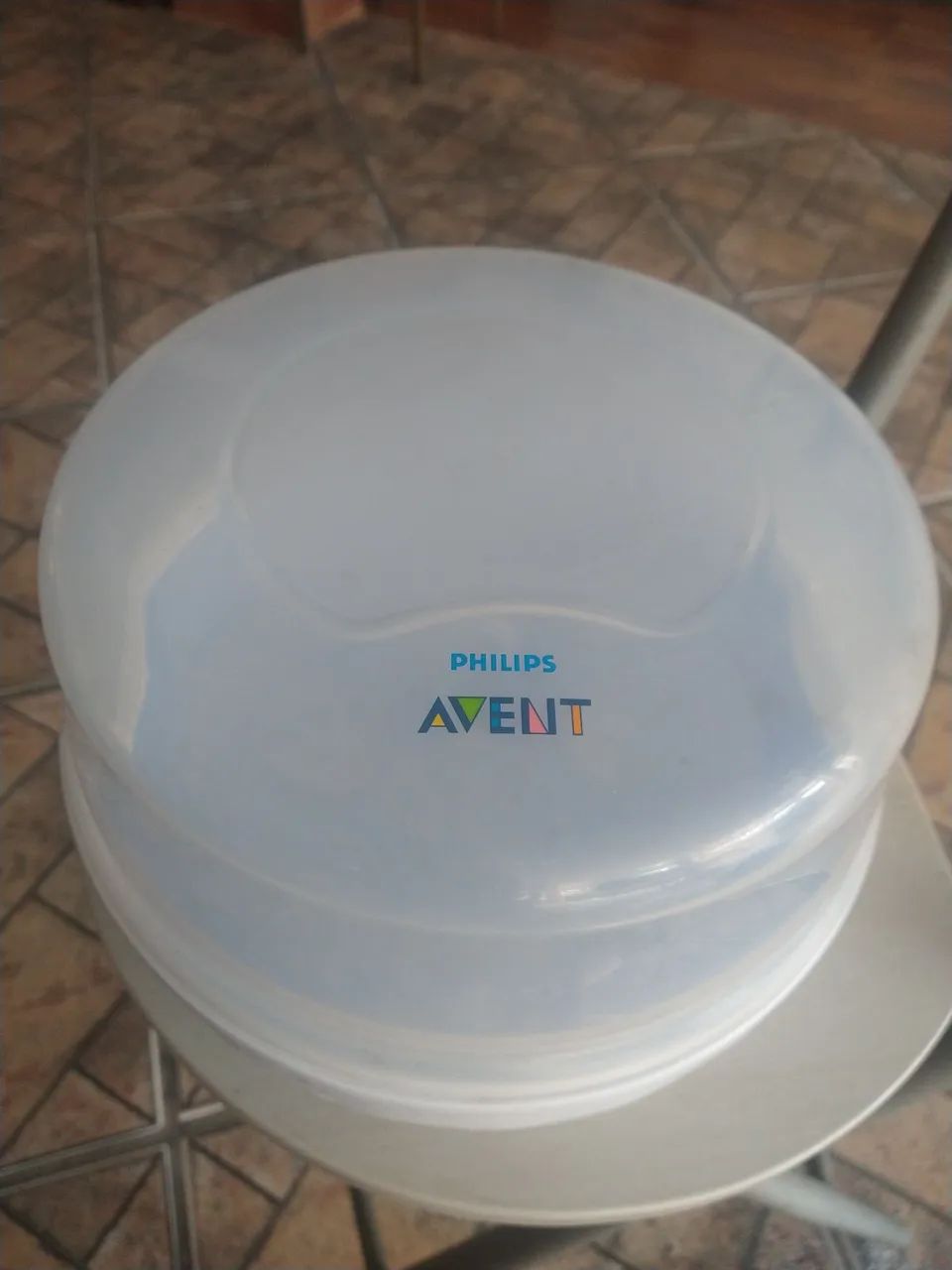 Esterilizador de mamadeira, bicos e chupetas de bebê.