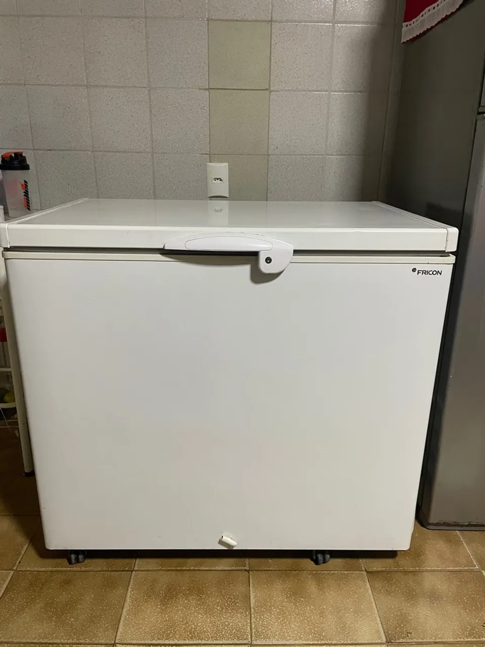 Freezer fricon seminova