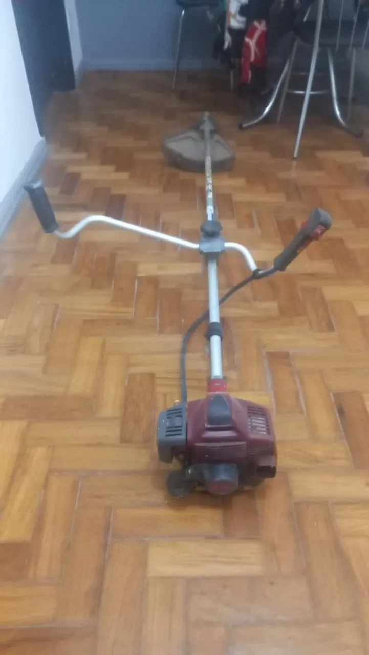 Roçadeira a Gasolina