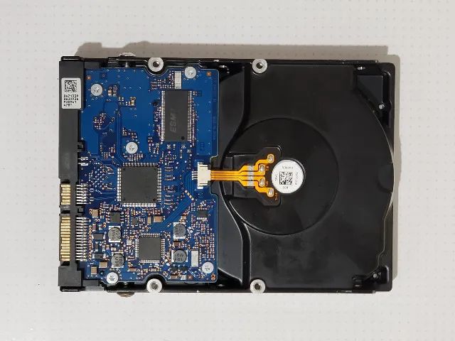 HD Hitachi 2TB Sata 3.0gbps 7.2rpm HUA722020ALA330 - Foto 2