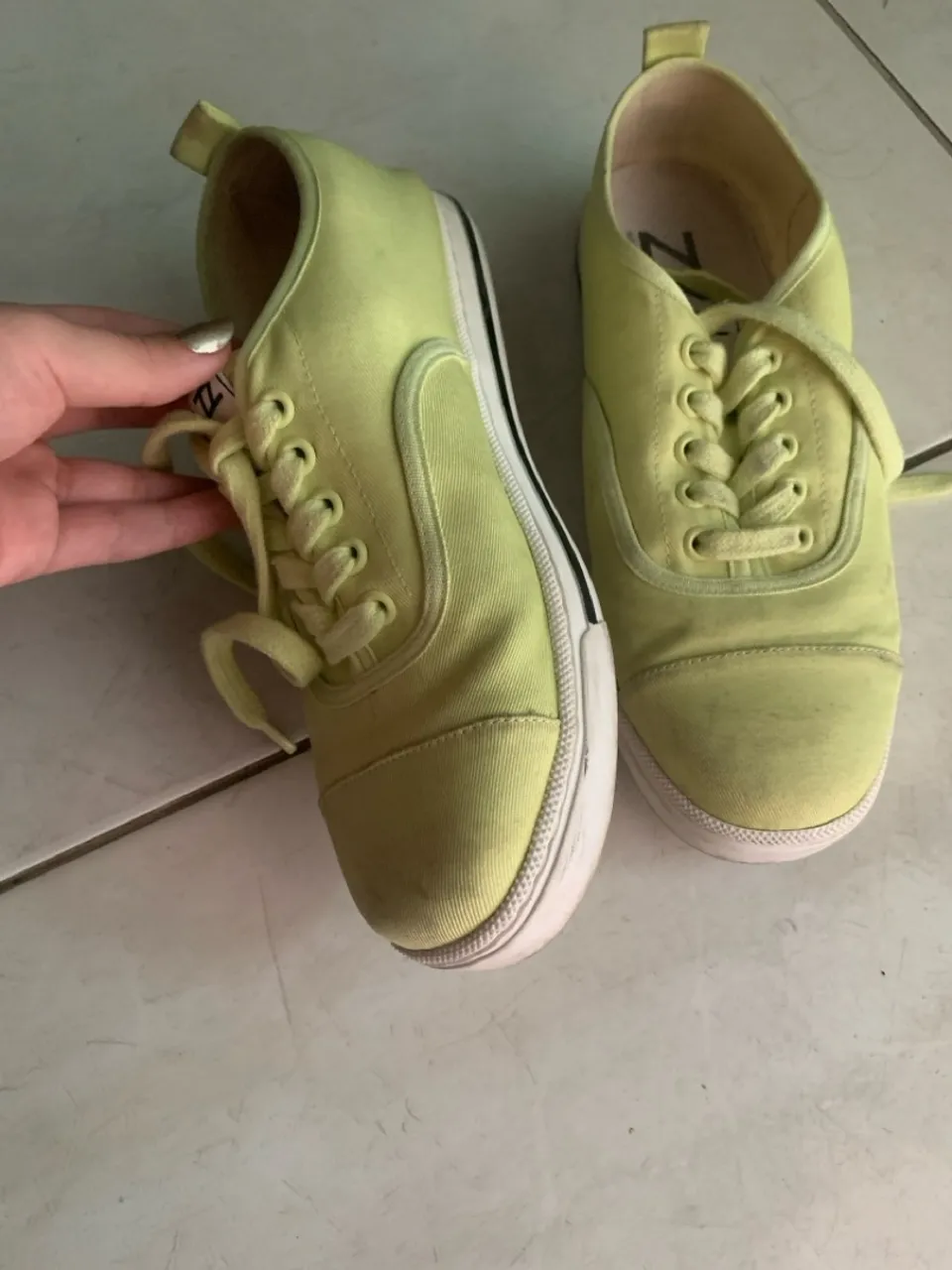 Tênis Arezzo Amarelo/Verde