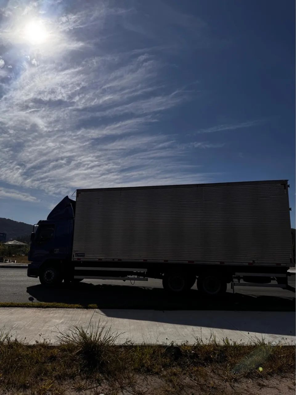 VOLVO VM270 50 MIL KM, MUITO CONSERVADO - Foto 9