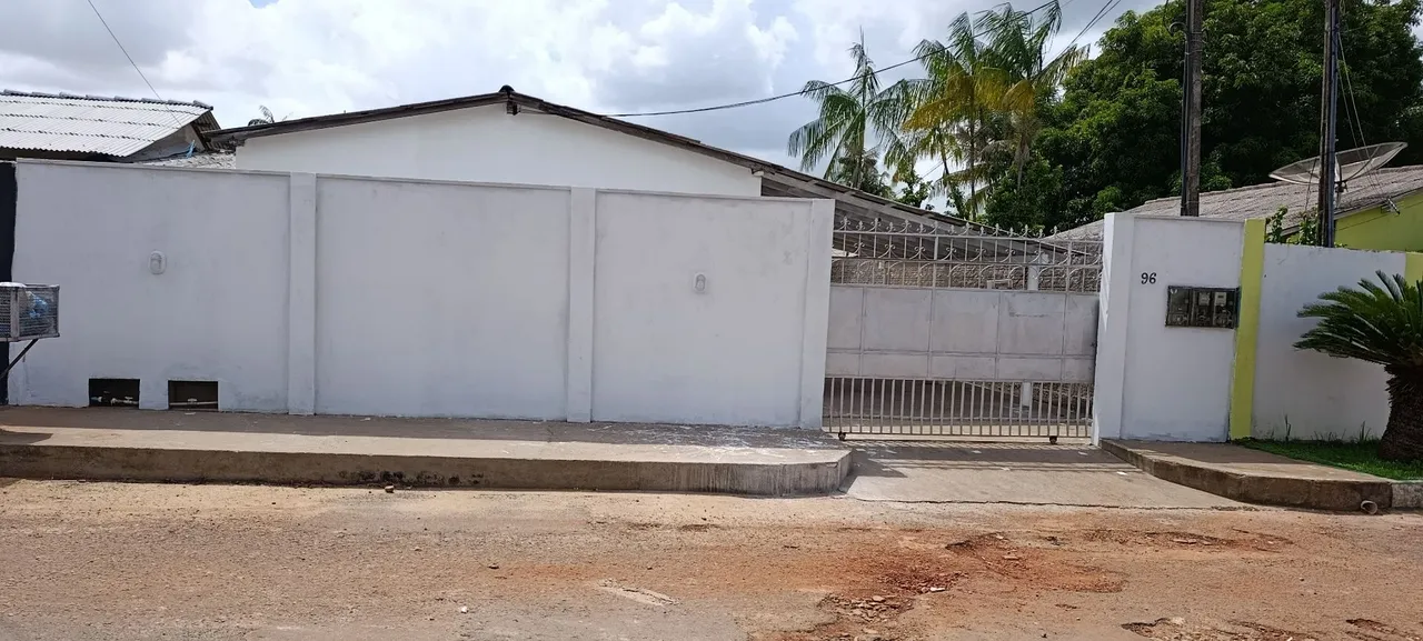 Aluguel, são duas casas em um único terreno, todas com contadores independentes