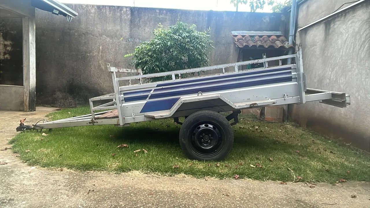 Carretinha em otimo estado  assoalho novo . Por apenas 3.500