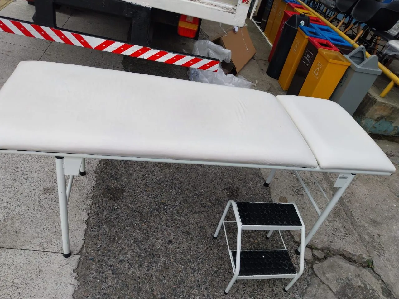 Mesa para procedimentos estéticos profissional