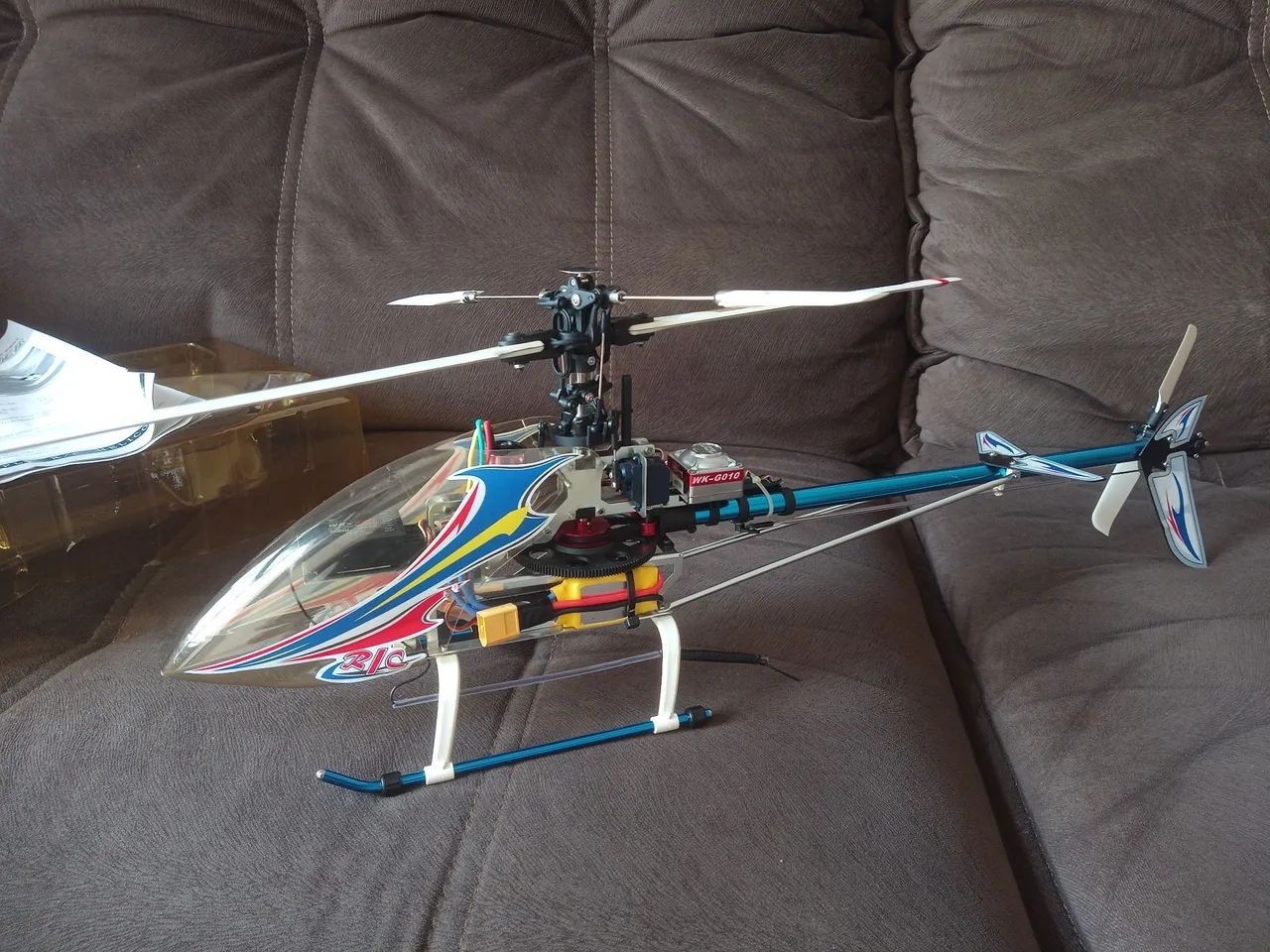 Helicóptero profissional 6 canais