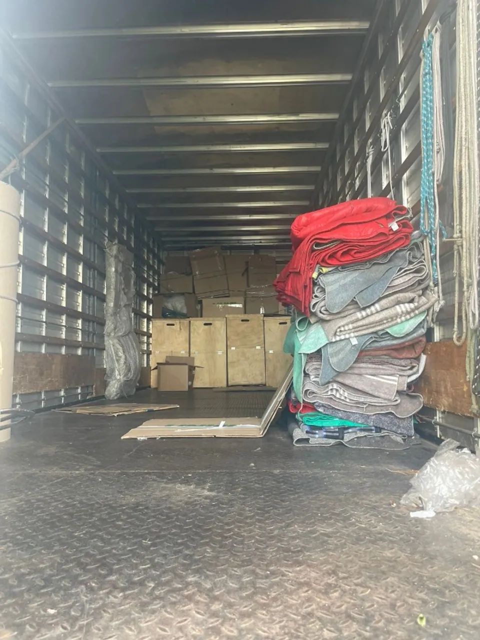 VW -17.210 WORKER TRUCK 6X2 BAÚ -ANO 2001 - Foto 8