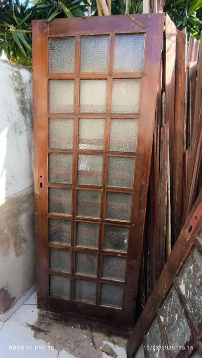Portas: Varias Larguras, madeira maciça e quadrícula com vidro e porta corrediça - Foto 2