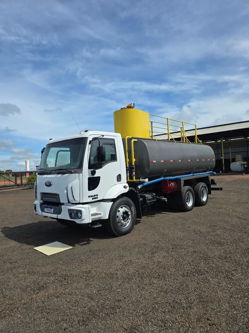 Caminhão pipa bombeiro ford cargo 2629 6x4 2014/15
