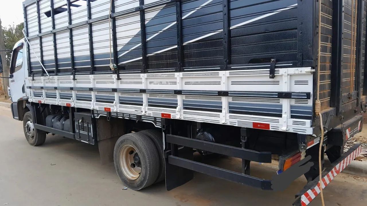 Caminhão Accelo 815 - Foto 10