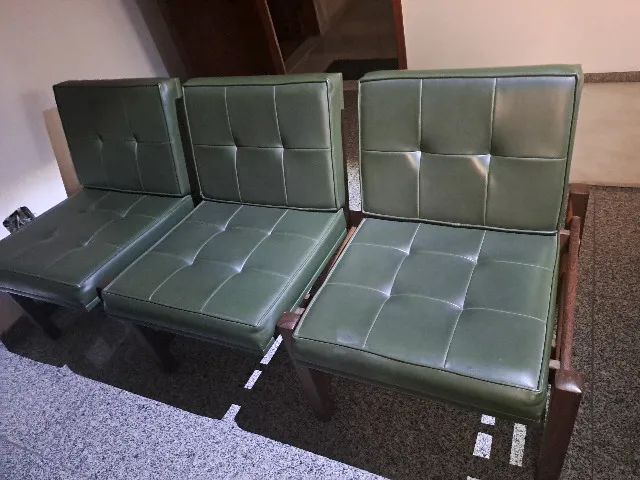 Conjunto de 3 cadeiras unidas