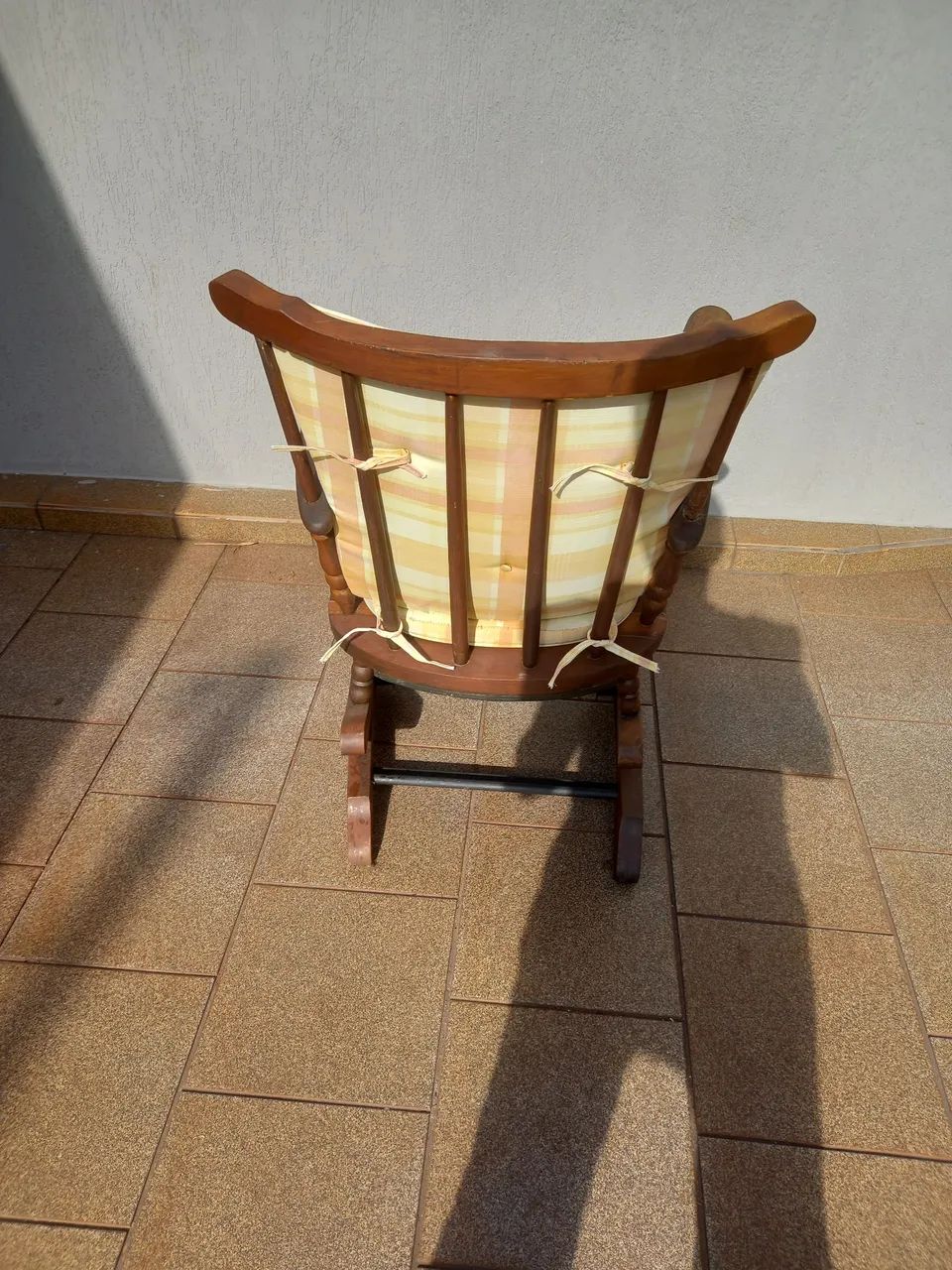 Cadeira  de balanço  antiga - Foto 3