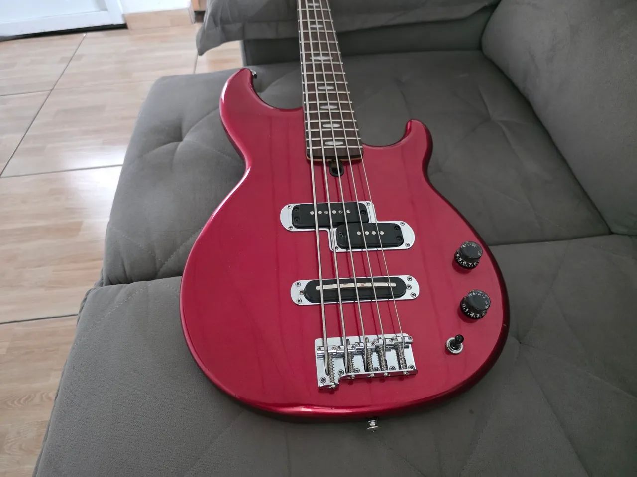 Contrabaixo Yamaha bb425