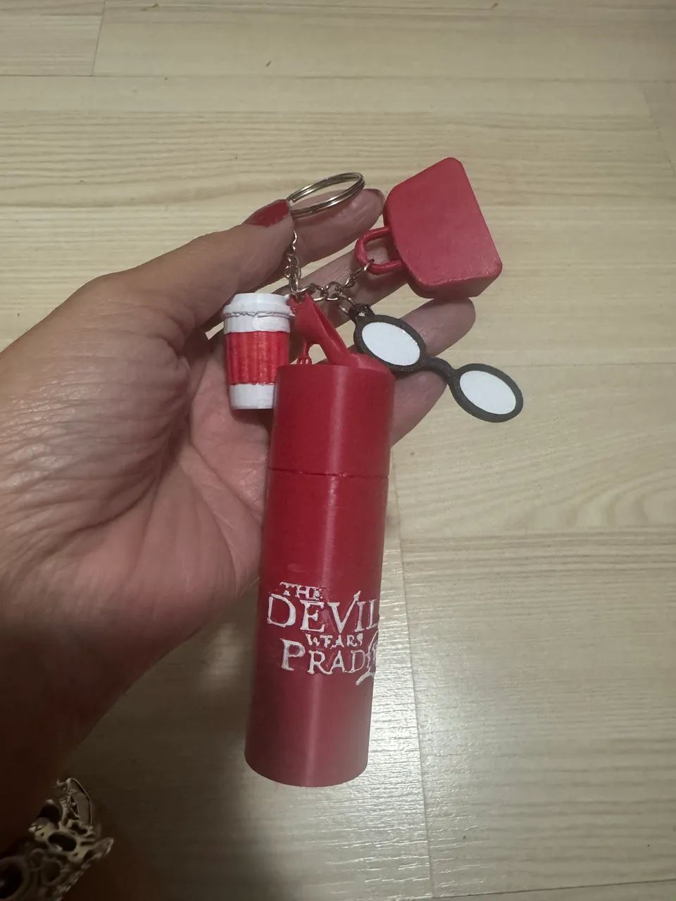 Porta batom Diabo veste Prada 2 - Foto 3