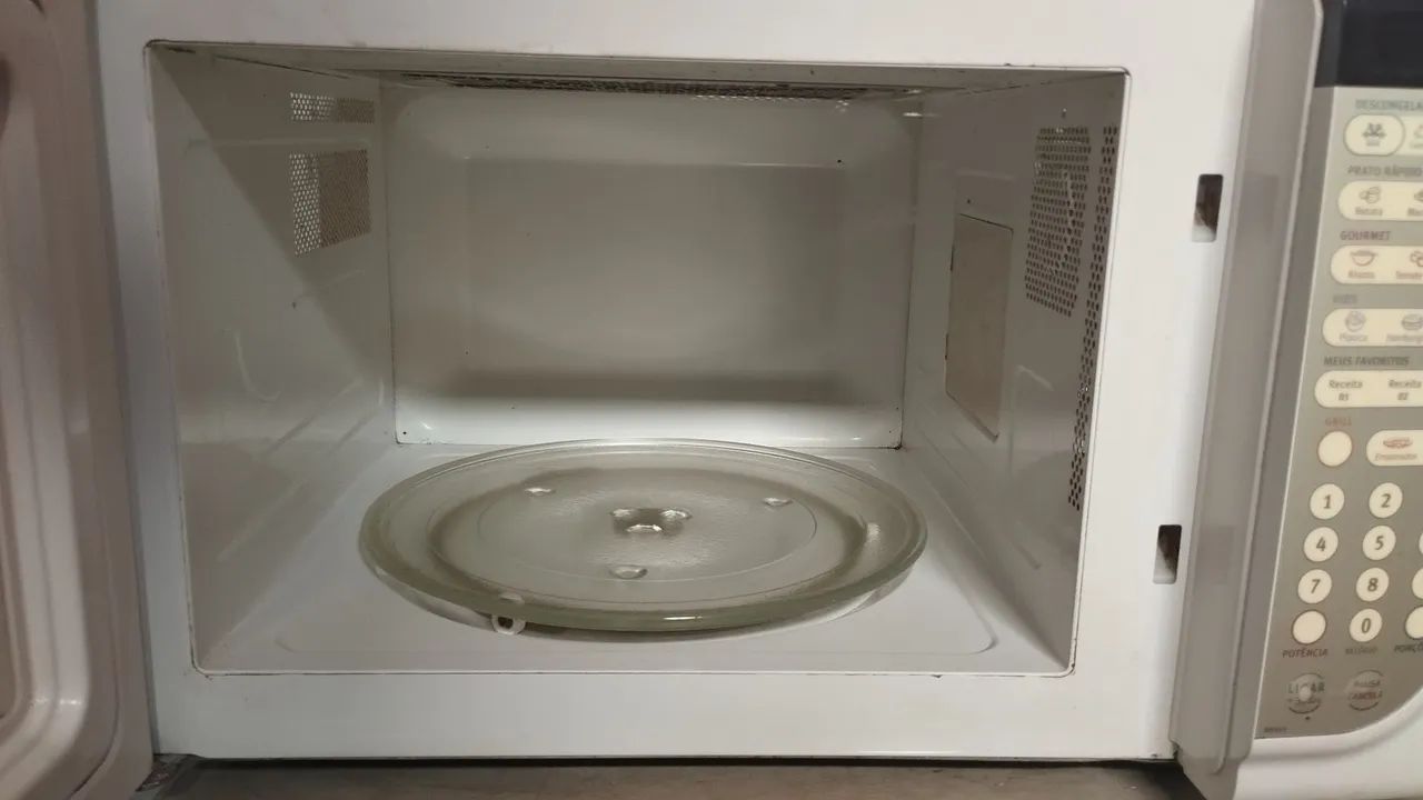 Vendo microondas Electrolux de 23 litros e 31 litros. - Foto 2