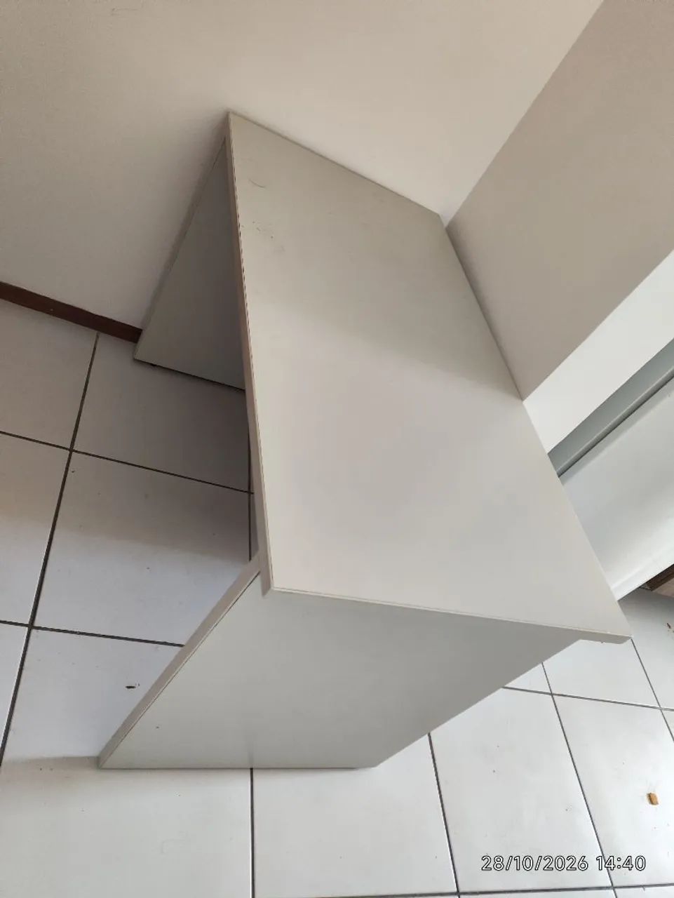 Mesa simples branca 