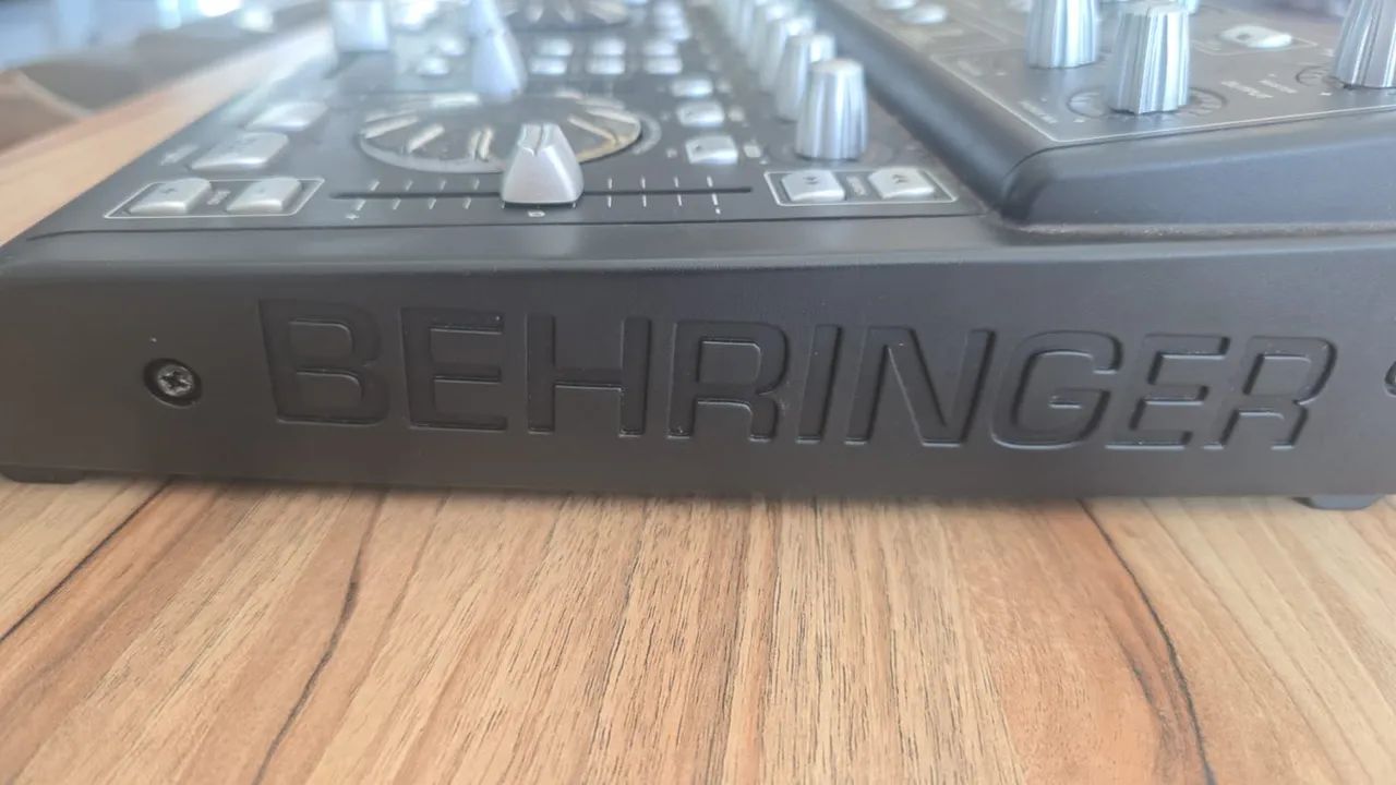 Mesa DJ Behringer bcd3000 - Foto 2