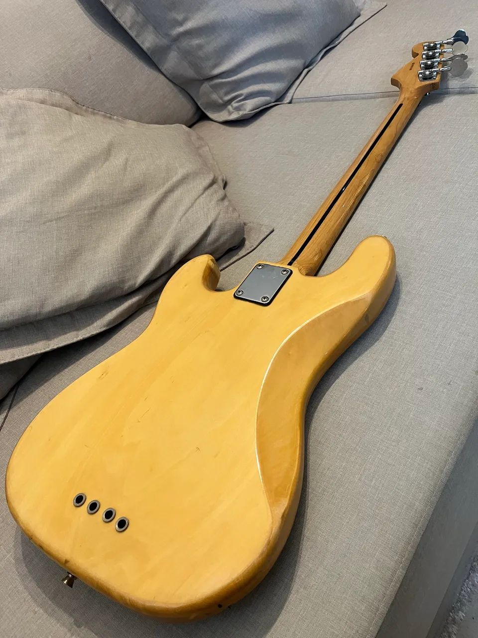 Contra baixo fender pj 4 cordas  China - Foto 2