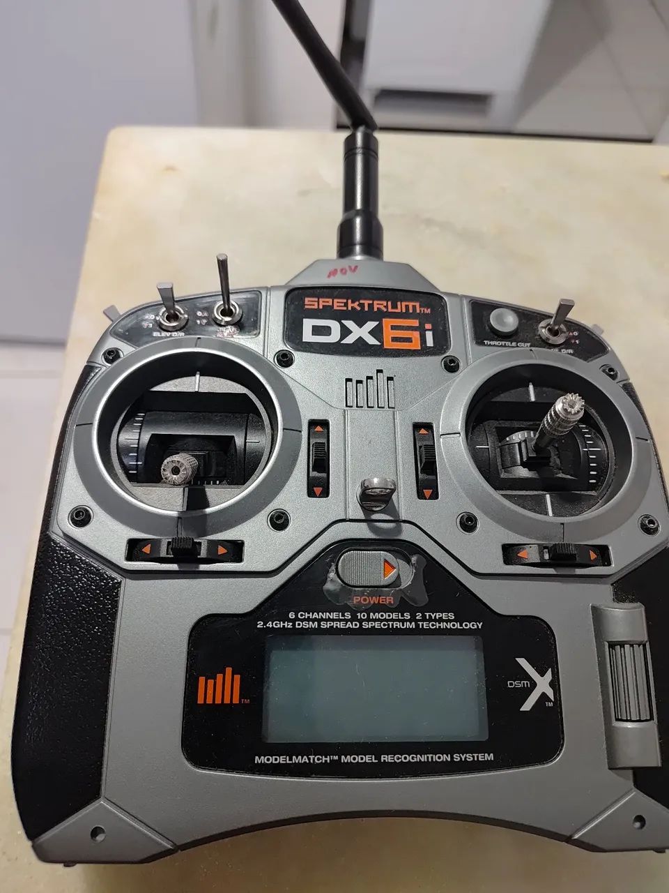 Rádio spektrum DX6i