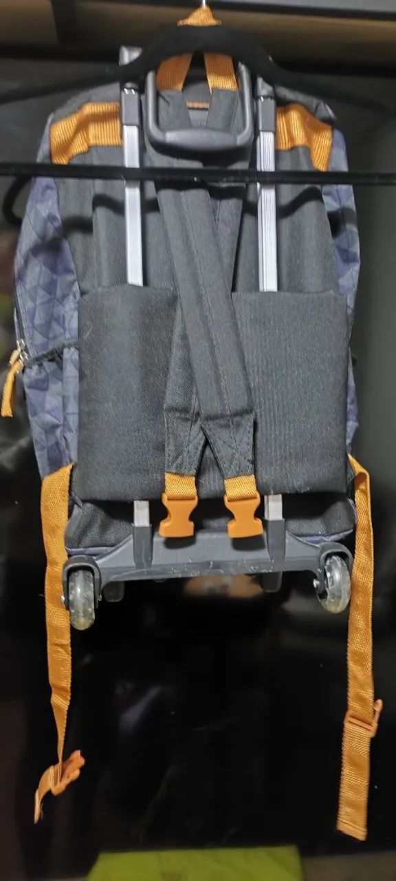 Mochila de Rodinhas Marca Sestine. - Foto 2