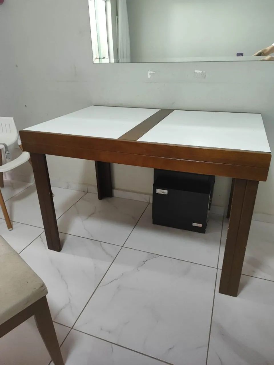 Mesa extensível com 4 cadeiras  - Foto 3