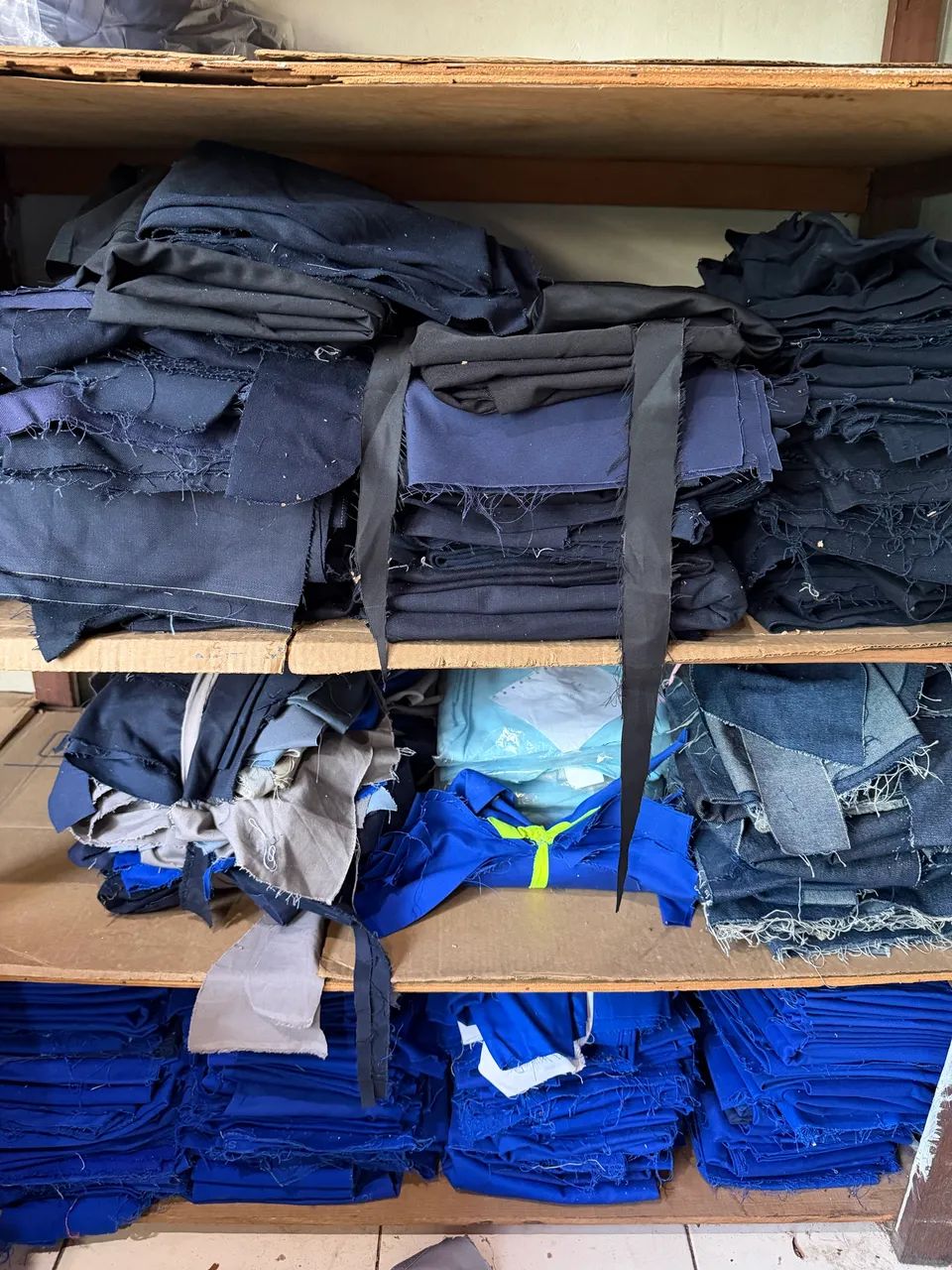 Retalhos de Tecidos e Malhas no kg - 30cm a 5 metros - Foto 2