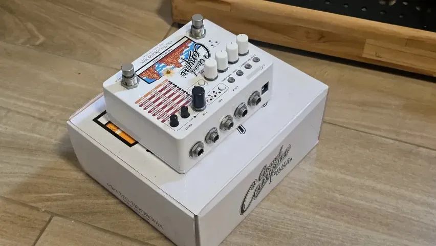 Pedal de delay e looper Electro Harmonix Grand Canyon