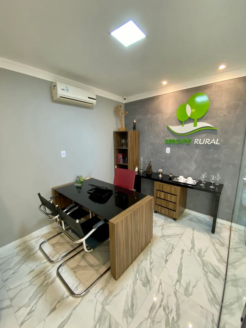 Alugo escritório mobiliado com 3 salas