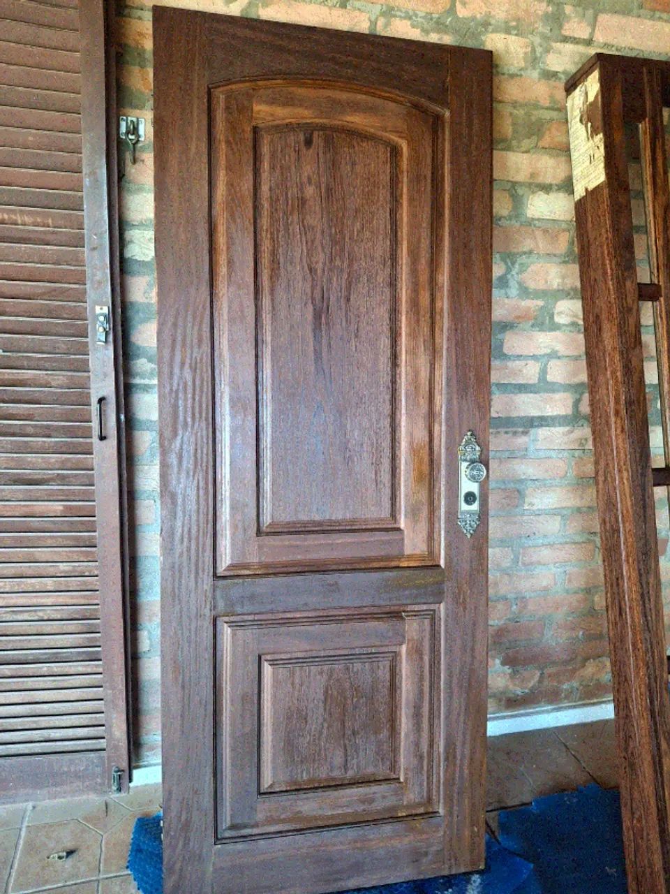 Porta com batente
