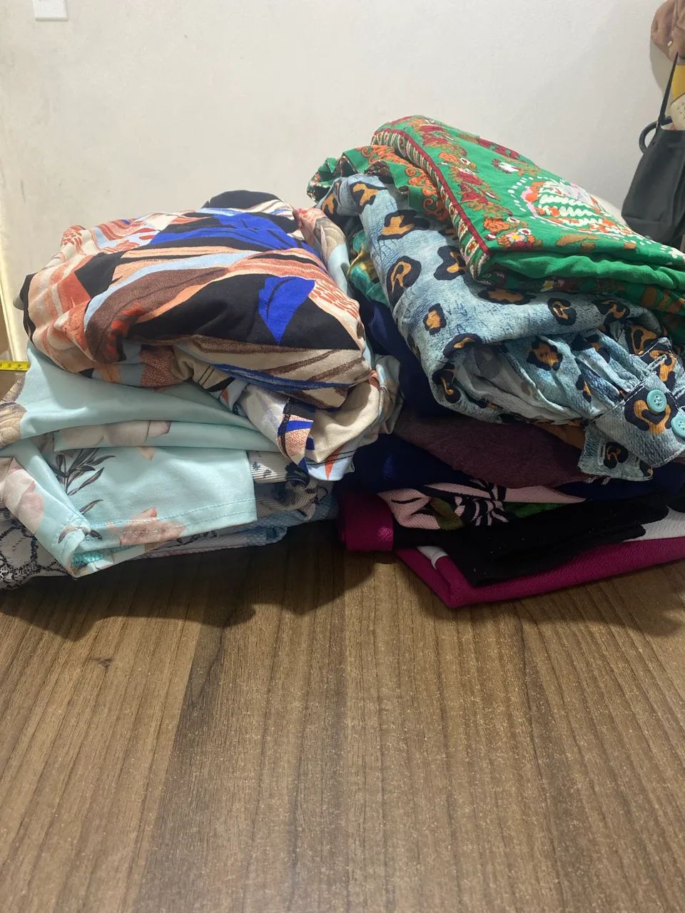 Lotinho de vestidos , roupas Sustentáveis 