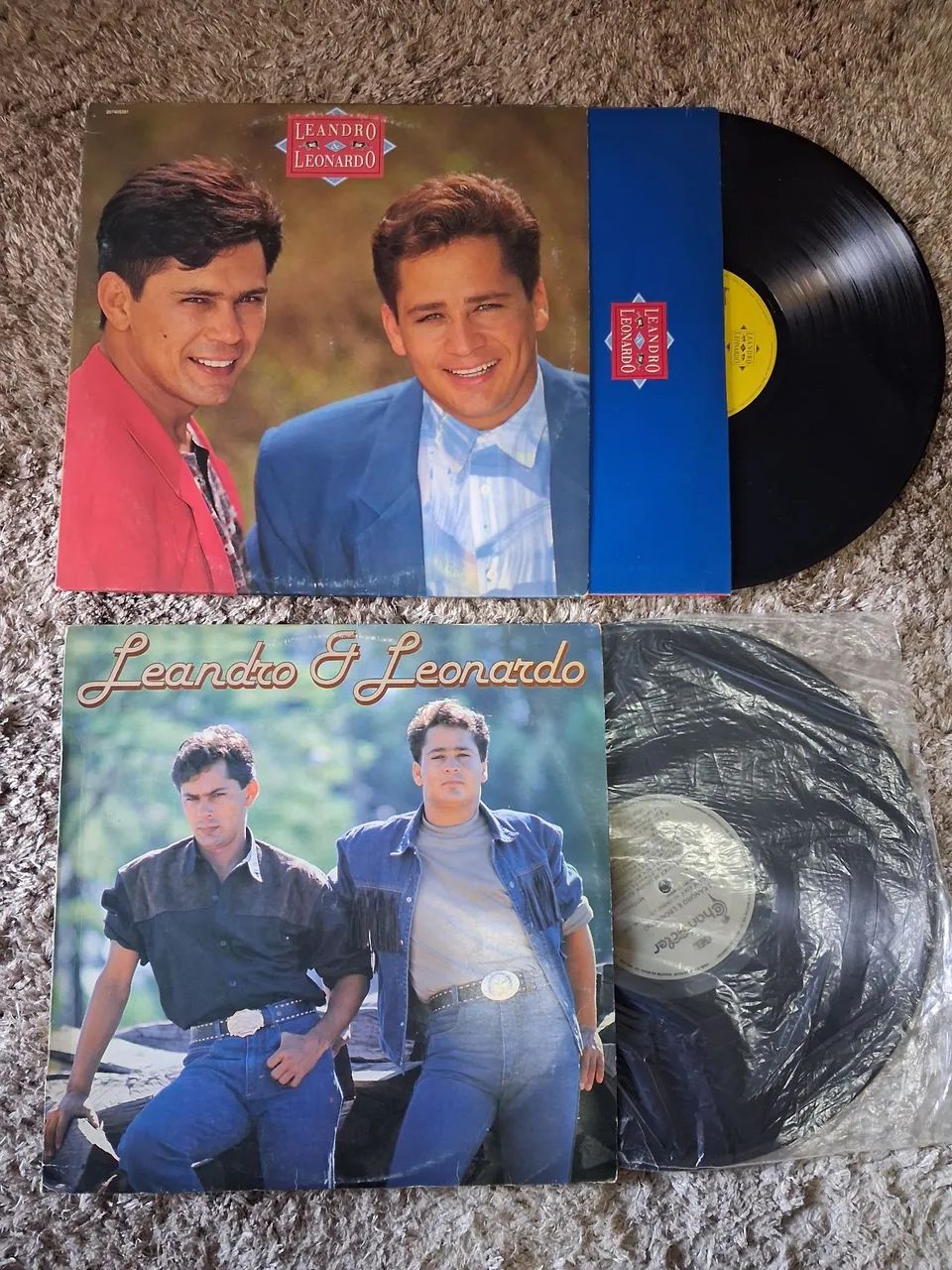 2 Discos de Vinil - Leandro e Leonardo anos  90 e 93