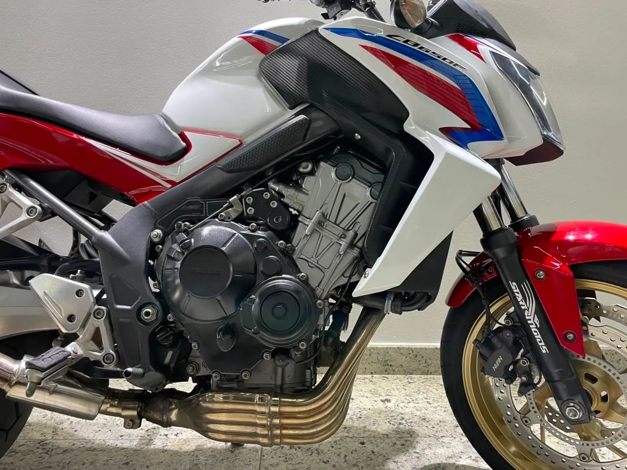 HONDA CB650F 2015 - Foto 3