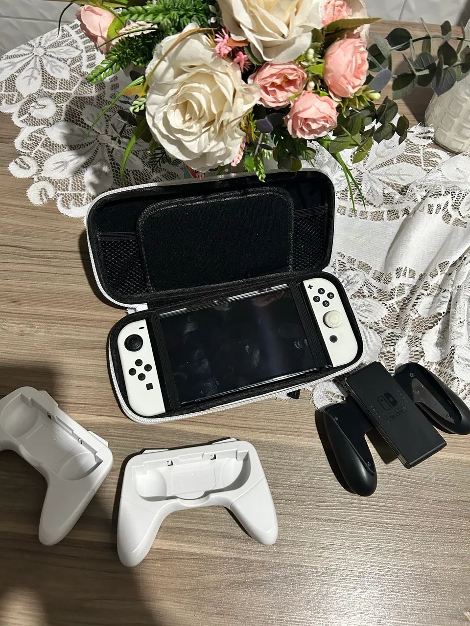 Nintendo Switch Oled 64g Standard Com Joy - con Branco - Foto 3