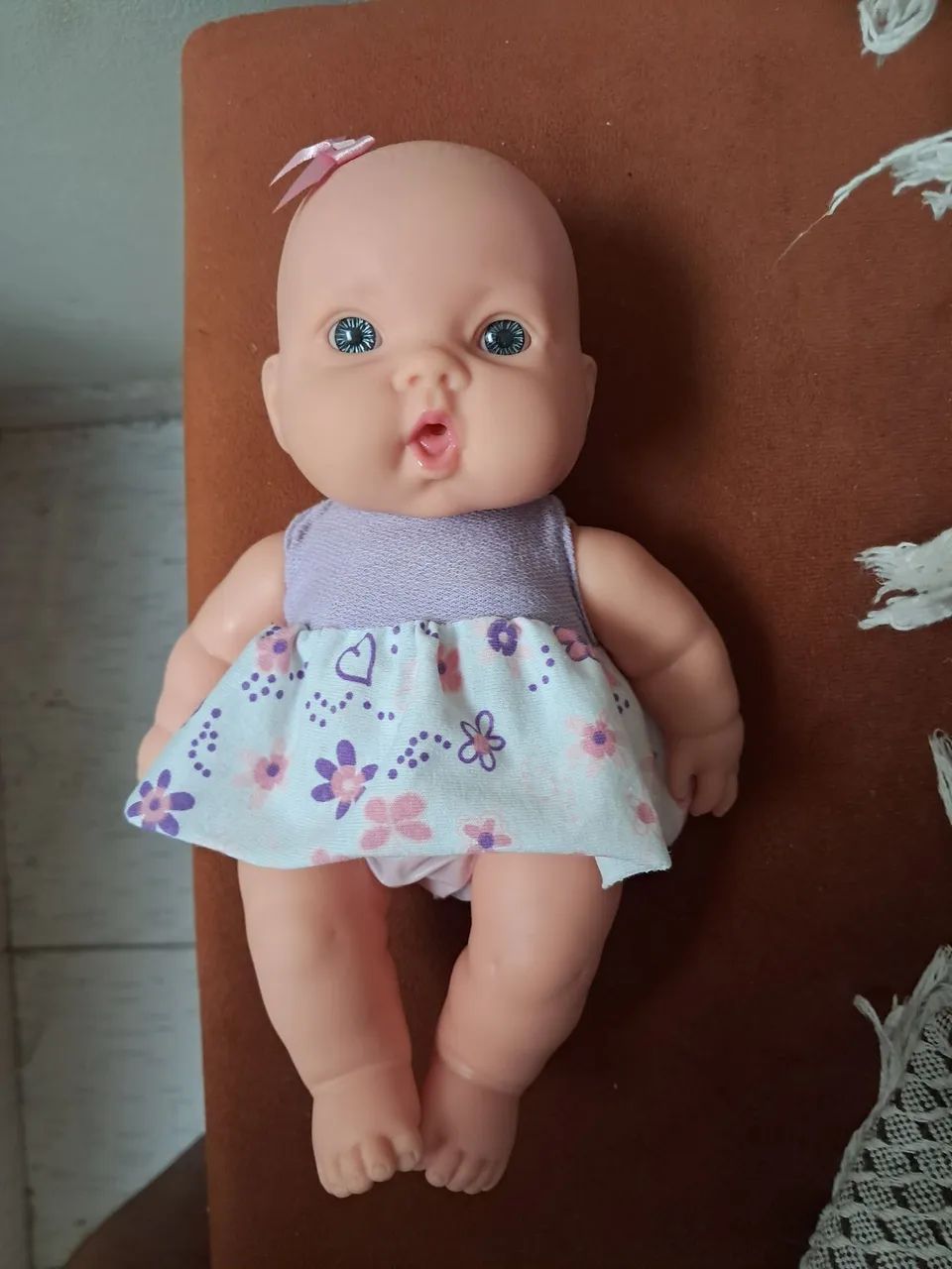 Boneca neneca da cotiplas( com 27cm , cabeça. braços e pernas em vinil, o corpo é de plas - Foto 3