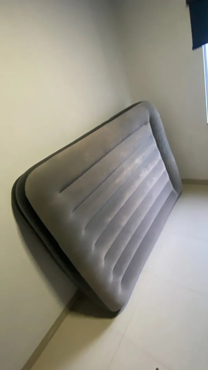 Vendo coxão inflável semi novo   - Foto 2