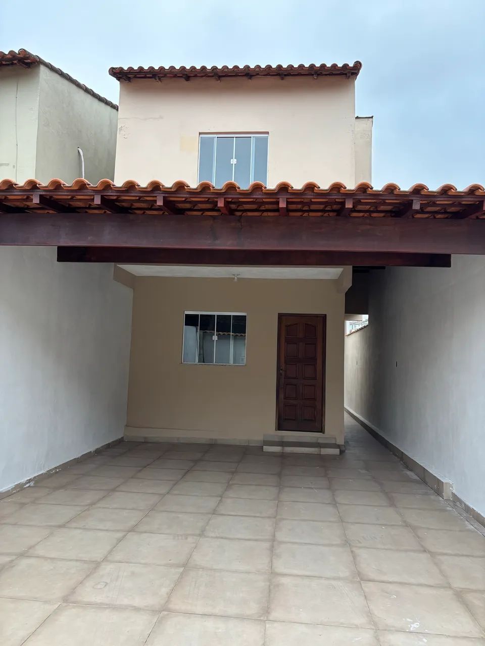 Aluga-se casa