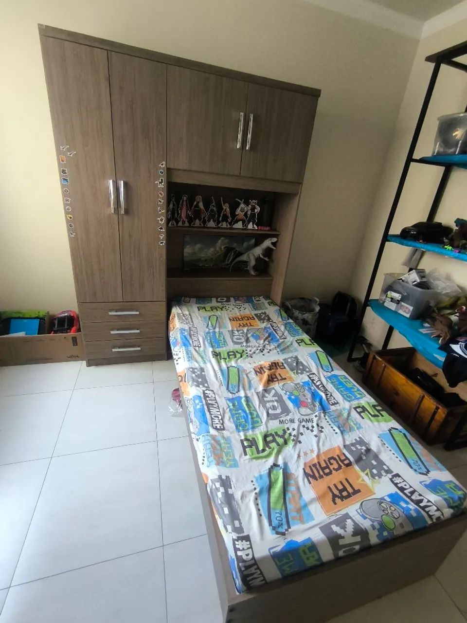 Guarda roupa c/ cama solteiro 