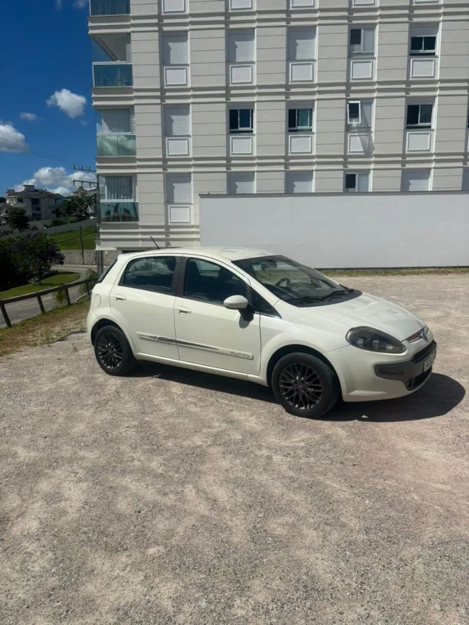 Fiat Punto Essence 1.6 Flex 16V 5P 2014