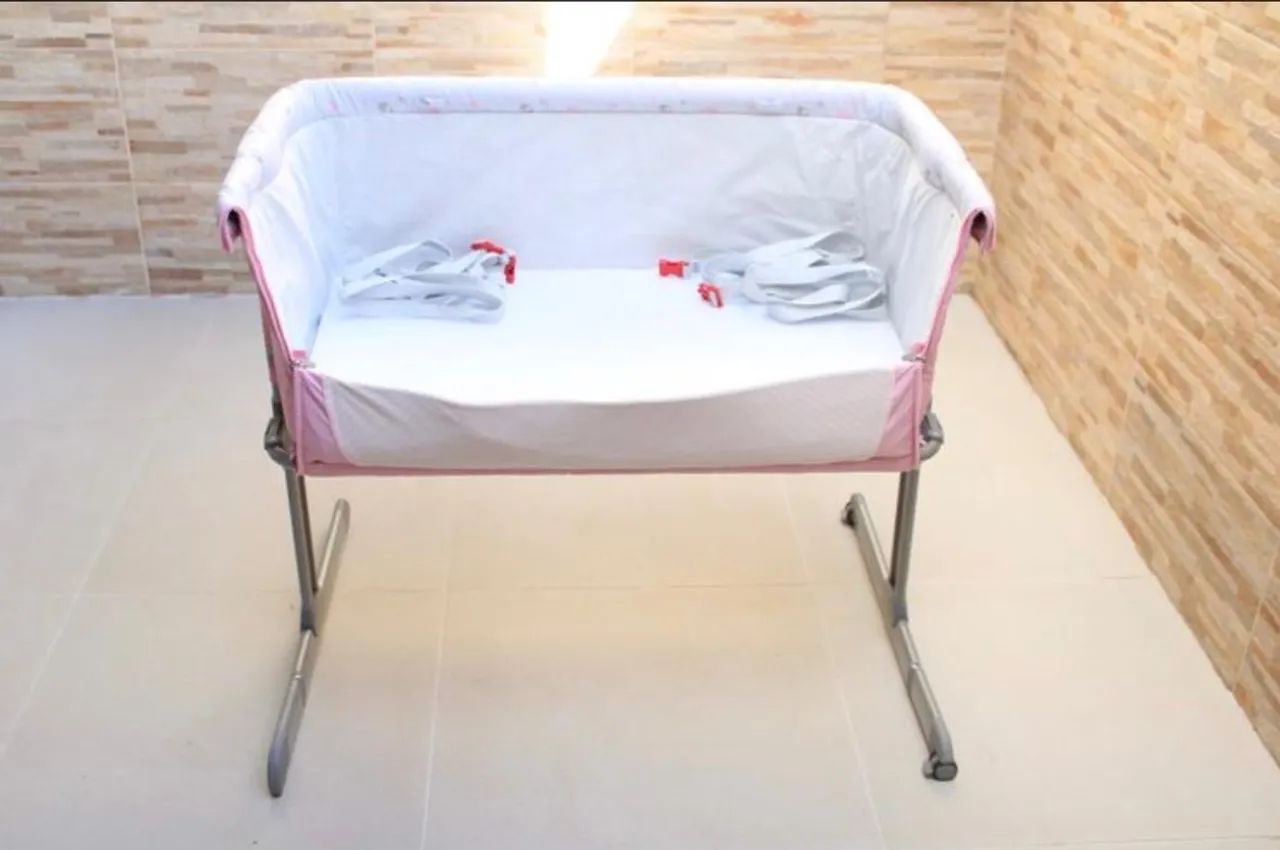 Berço acoplado marca Chicco 
