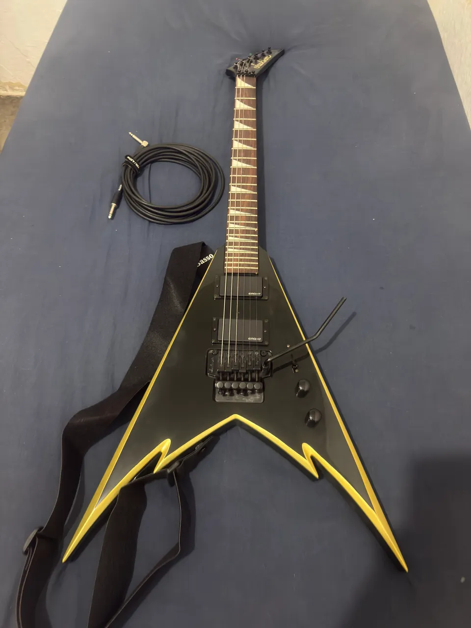 Ibanez Iron Label RGIR20E - Captadores EMG 60/81 (Original