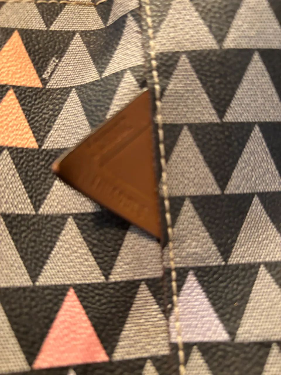 Bolsa triangle Schutz maravilhosa!!! - Foto 3