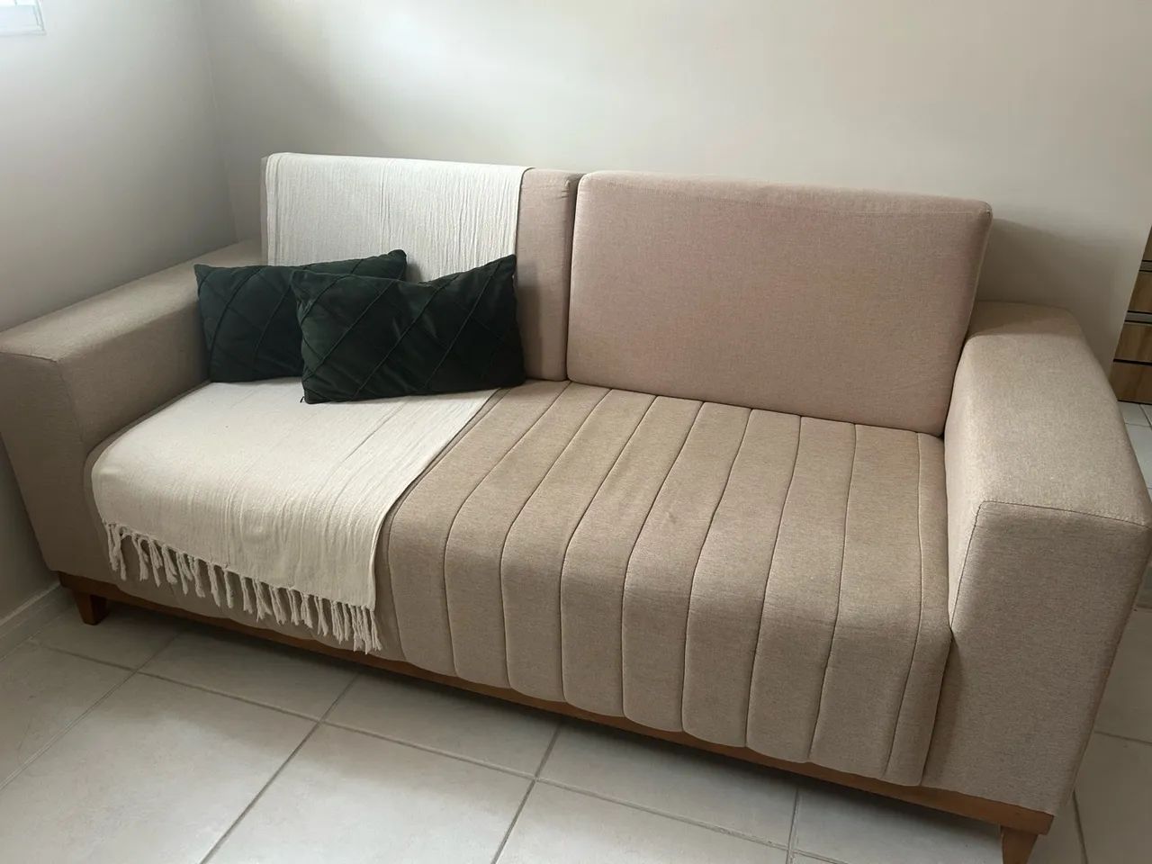 Sofá em linho 3 lugares - Foto 2