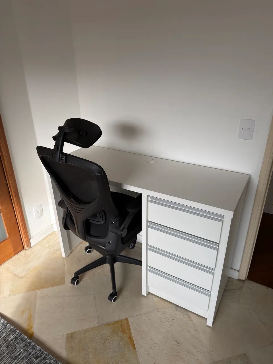 VENDO MESA DE ESCRITÓRIO - Foto 2